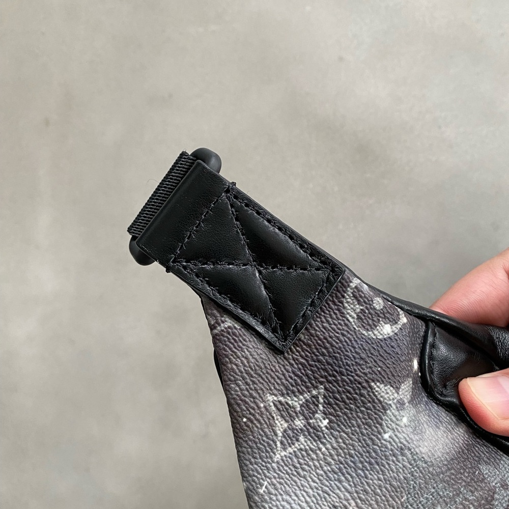 Authentic Louis Vuitton Galaxy Collection Bumbag! - Picture 5 of 7